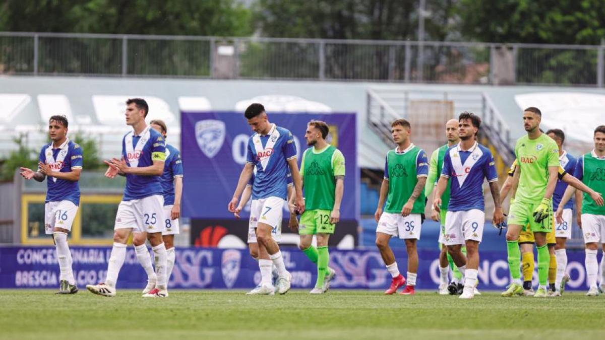 Brescia, Cellino non paga: addio iscrizione. Per tre milioni il club sparisce Brescia, Cellino non paga: addio iscrizione. Per tre milioni il club sparisce