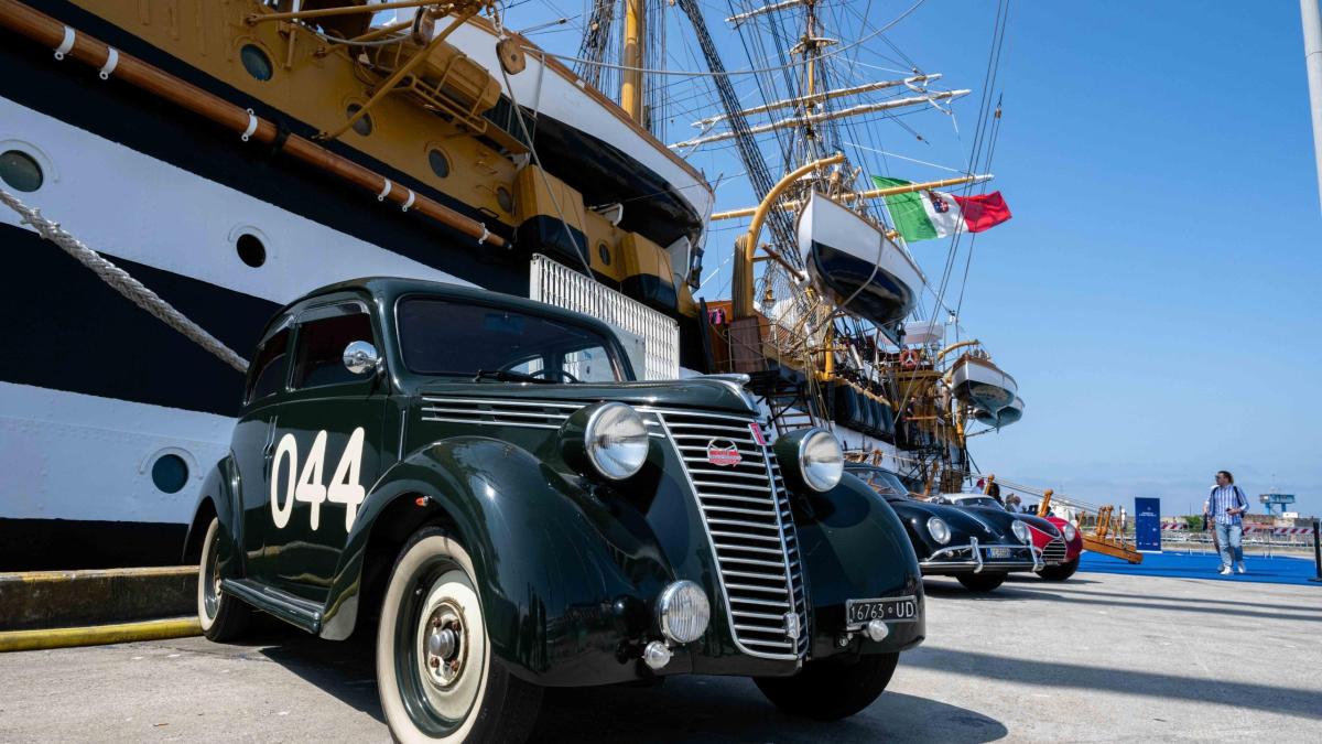 1000 miglia e marina militare insieme sull amerigo vespucci