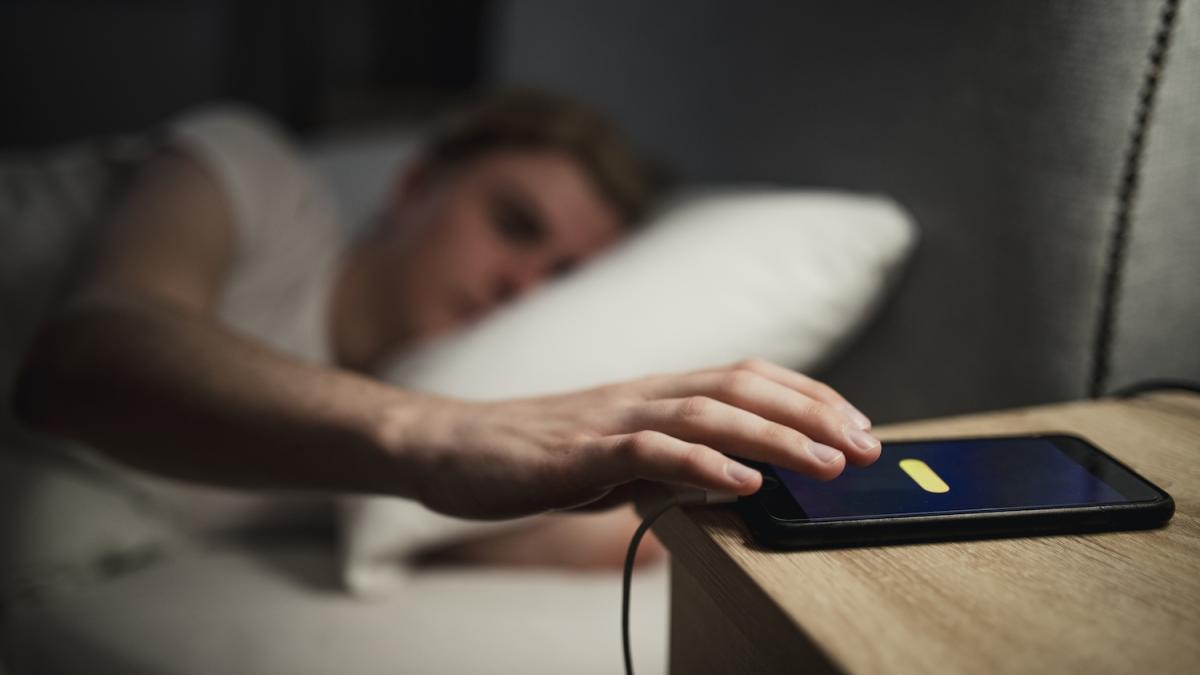 Il tasto "snooze" della sveglia è il male: perché è meglio non posporre il risveglio Il tasto "snooze" della sveglia è il male: perché è meglio non posporre il risveglio