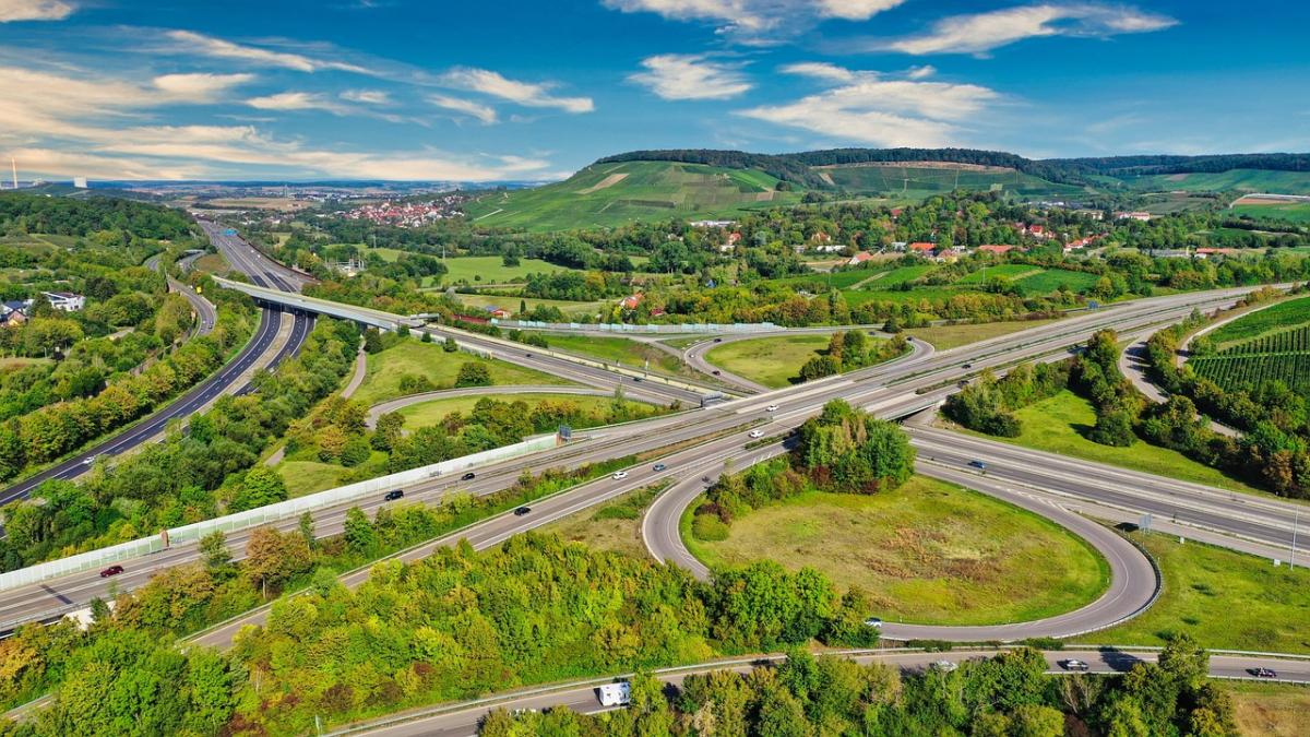 Guidare in Germania: pedaggi, limiti di velocità, alcol. Tutte le informazioni Guidare in Germania: pedaggi, limiti di velocità, alcol. Tutte le informazioni