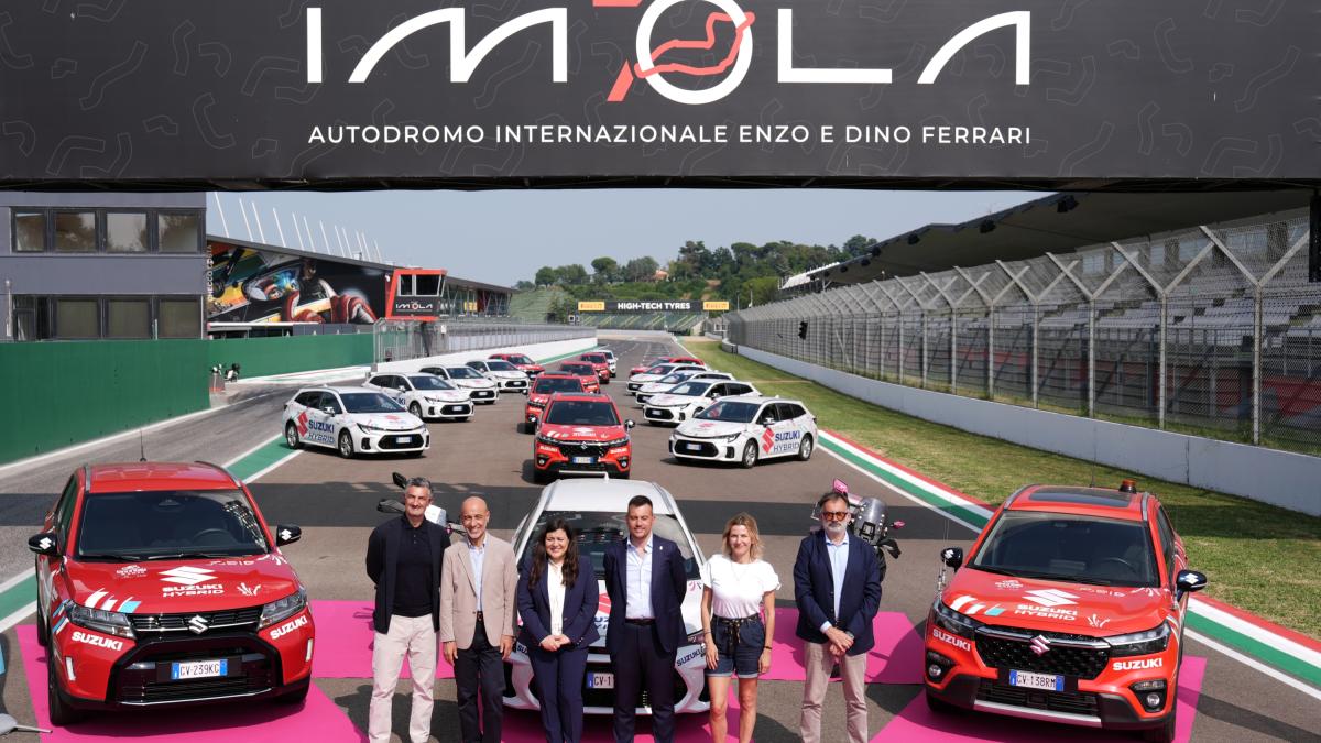 giro d italia women presentate le maglie e la flotta suzuki