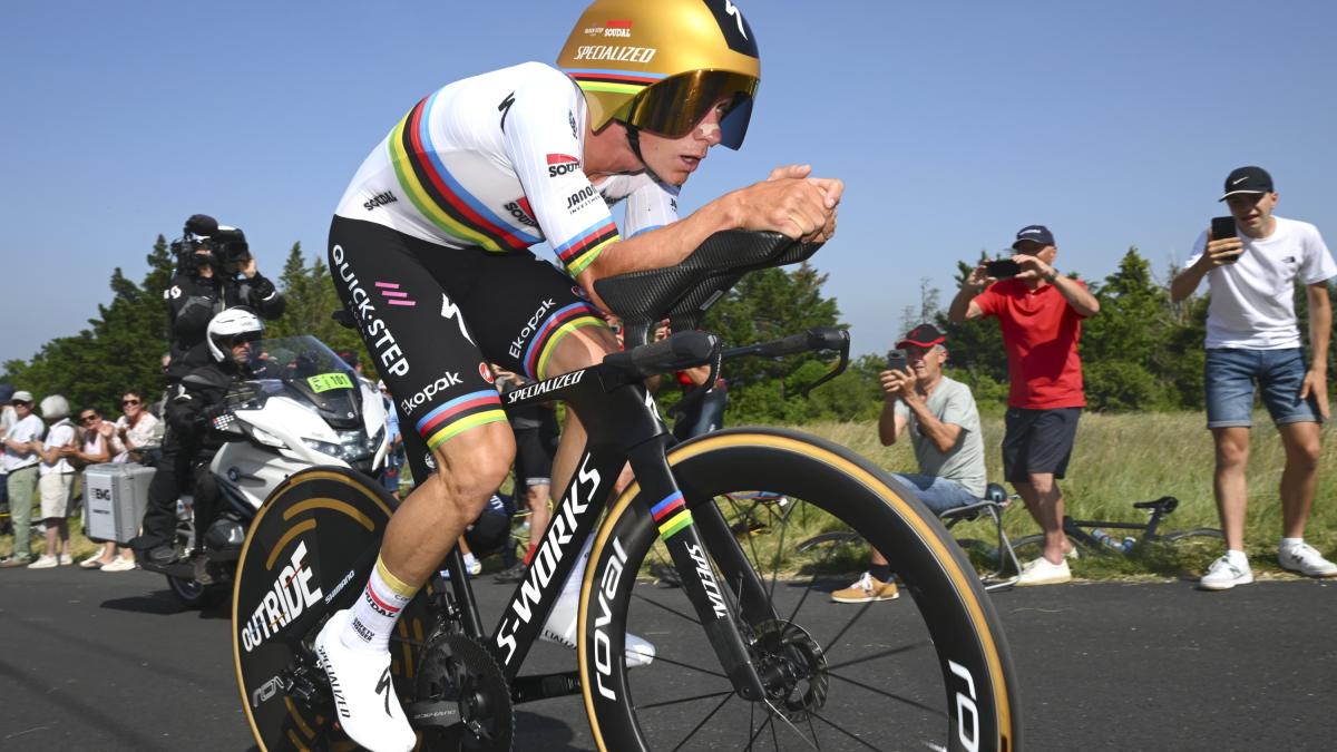 Delfinato, quarta tappa a Evenepoel: il belga dà 21" a Vingegaard e 49" a Pogacar