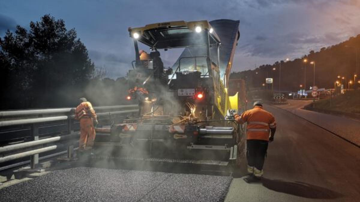 Comuni e province asfaltano sempre meno le strade Comuni e province asfaltano sempre meno le strade