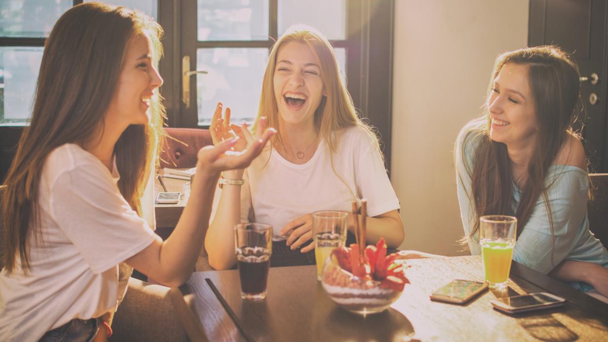 Vuoi dimagrire? Allora non distrarti mentre mangi. Lo dice la scienza
