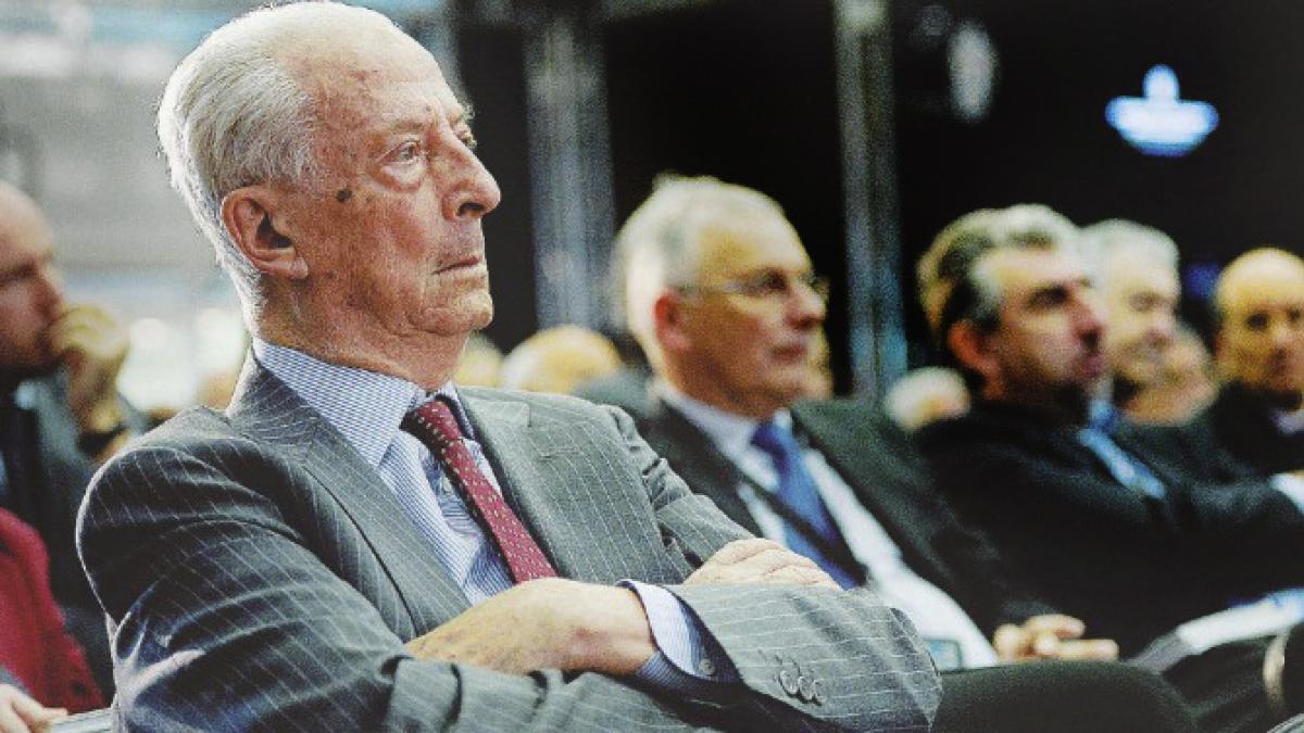 Morto a 96 anni Franzo Grande Stevens, presidente onorario della Juventus Morto a 96 anni Franzo Grande Stevens, presidente onorario della Juventus