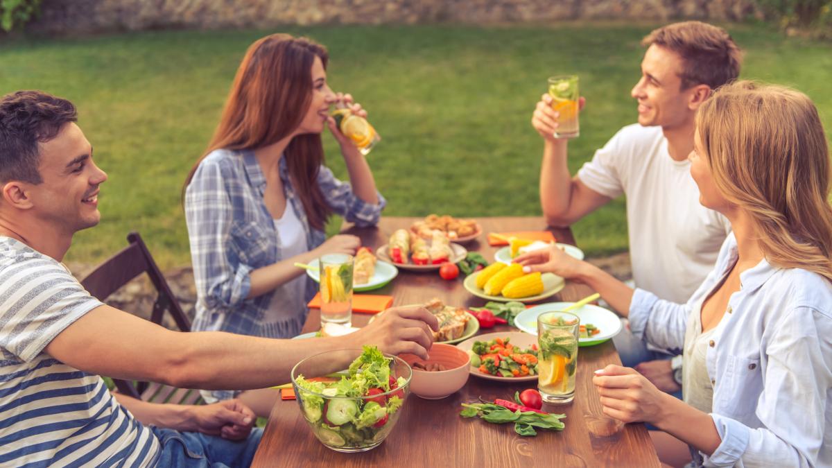 Alimentazione estiva: errori comuni da evitare e trucchi salva linea Alimentazione estiva: errori comuni da evitare e trucchi salva linea