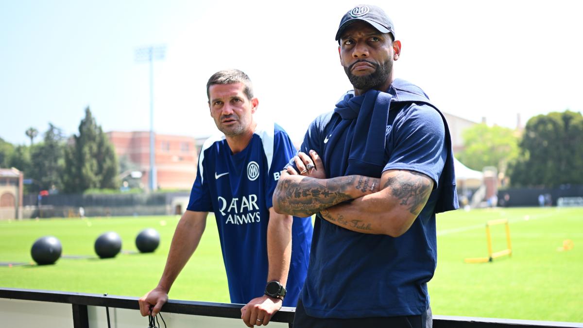 Maicon: "Vi racconto Chivu, leale e senza paura. In spogliatoio fa discorsi che colpiscono al cuore" Maicon: "Vi racconto Chivu, leale e senza paura. In spogliatoio fa discorsi che colpiscono al cuore"