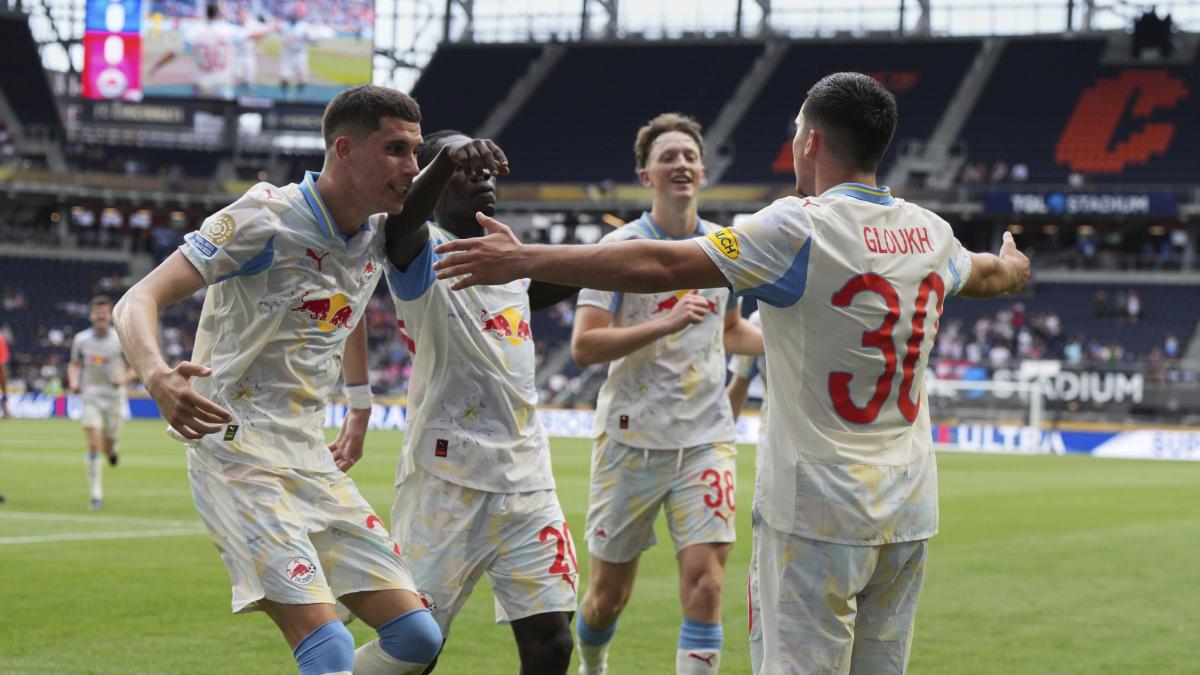 Festa Salisburgo dopo il nubifragio: Pachuca ko 2 1, austriaci da soli in testa al gruppo H Festa Salisburgo dopo il nubifragio: Pachuca ko 2 1, austriaci da soli in testa al gruppo H
