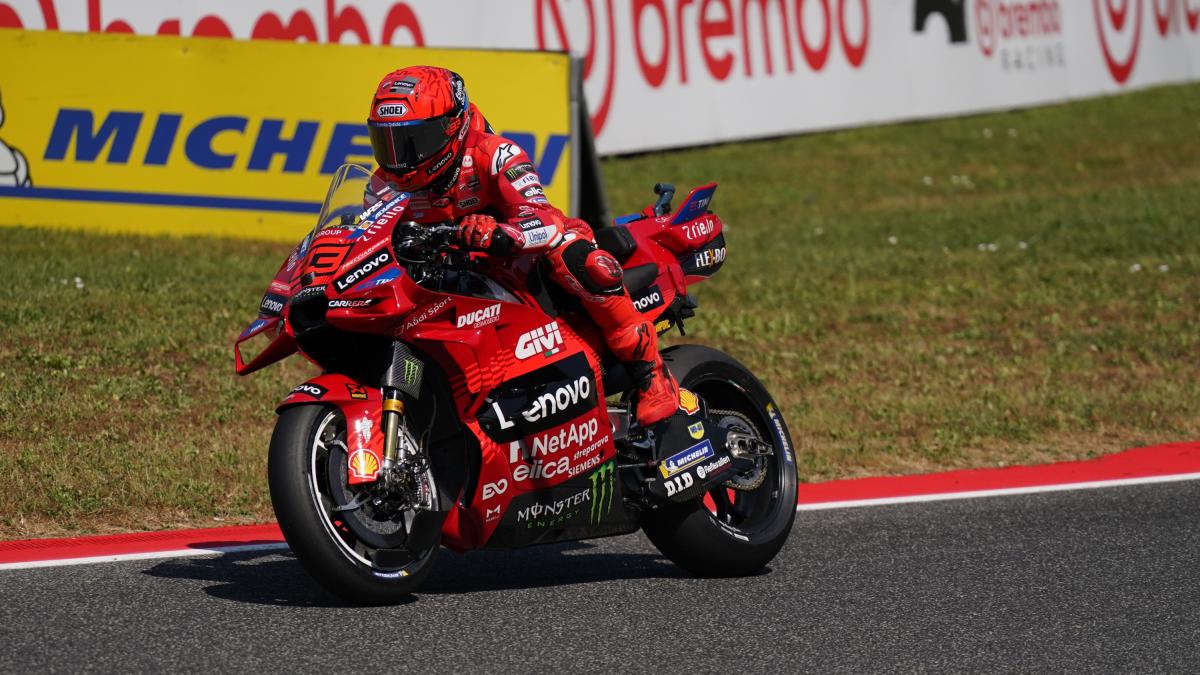 Marc Marquez festeggia al Mugello: 100ª pole con record davanti a Bagnaia e Alex Marc Marquez festeggia al Mugello: 100ª pole con record davanti a Bagnaia e Alex