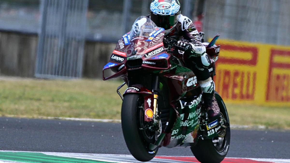 Bagnaia nero: "Posso solo guardare, io in balia della moto. GP25 per Marquez? A lui piace..." Bagnaia nero: "Posso solo guardare, io in balia della moto. GP25 per Marquez? A lui piace..."