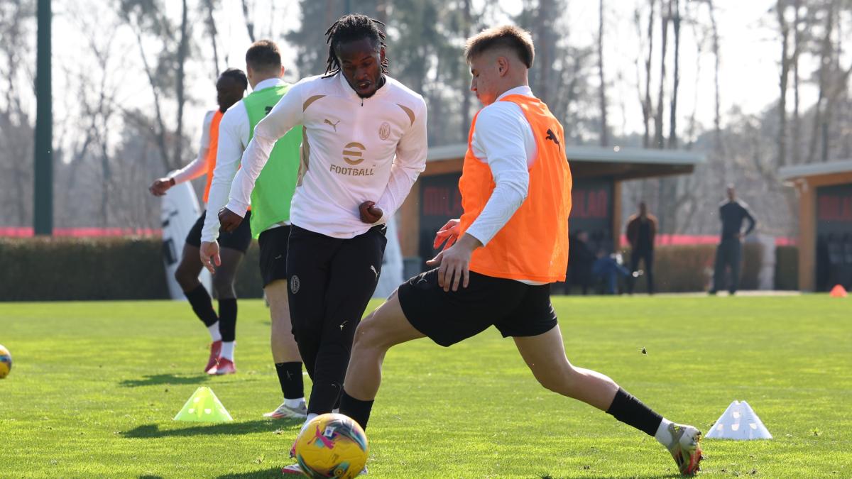 Camarda in prestito, Bondo resta, e Jimenez... Che ne sarà dei giovani del Milan Camarda in prestito, Bondo resta, e Jimenez... Che ne sarà dei giovani del Milan