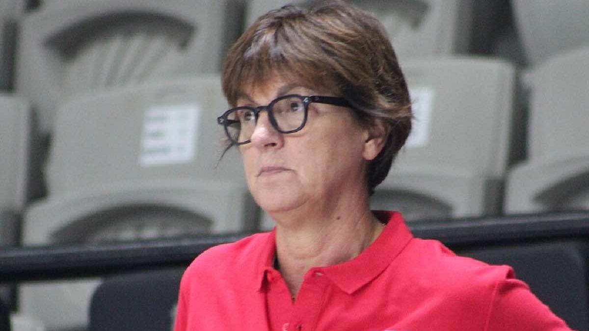 Cinzia Zanotti declina l Cinzia Zanotti declina l