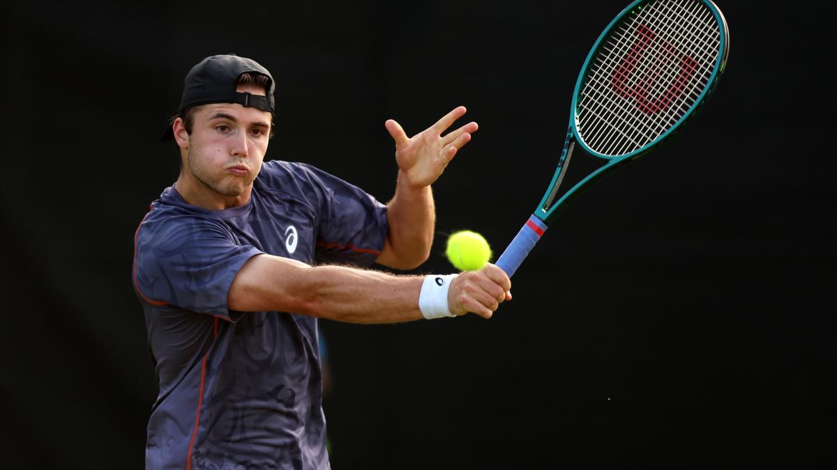 Da chi dorme in van al figlio del presidente a chi ha vinto un tumore: storie da Wimbledon Da chi dorme in van al figlio del presidente a chi ha vinto un tumore: storie da Wimbledon