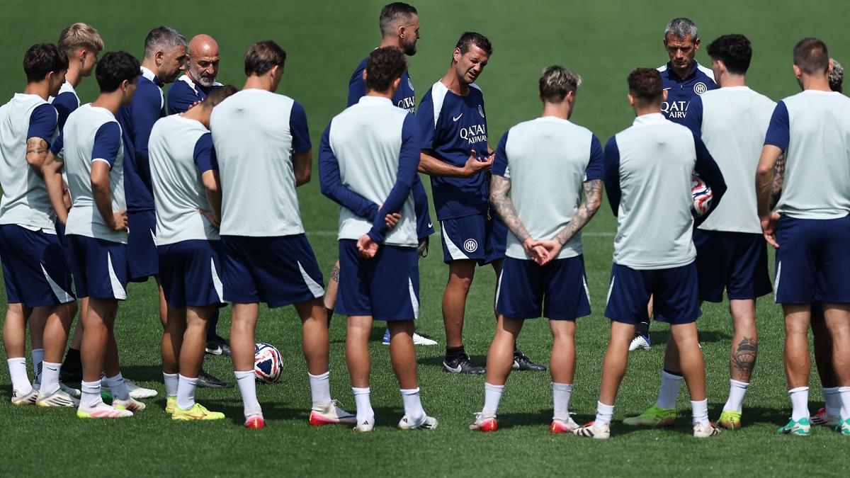 Sedute più lunghe, dialogo, tecnologia: Inter, la rivoluzione di Chivu in 19 giorni Sedute più lunghe, dialogo, tecnologia: Inter, la rivoluzione di Chivu in 19 giorni