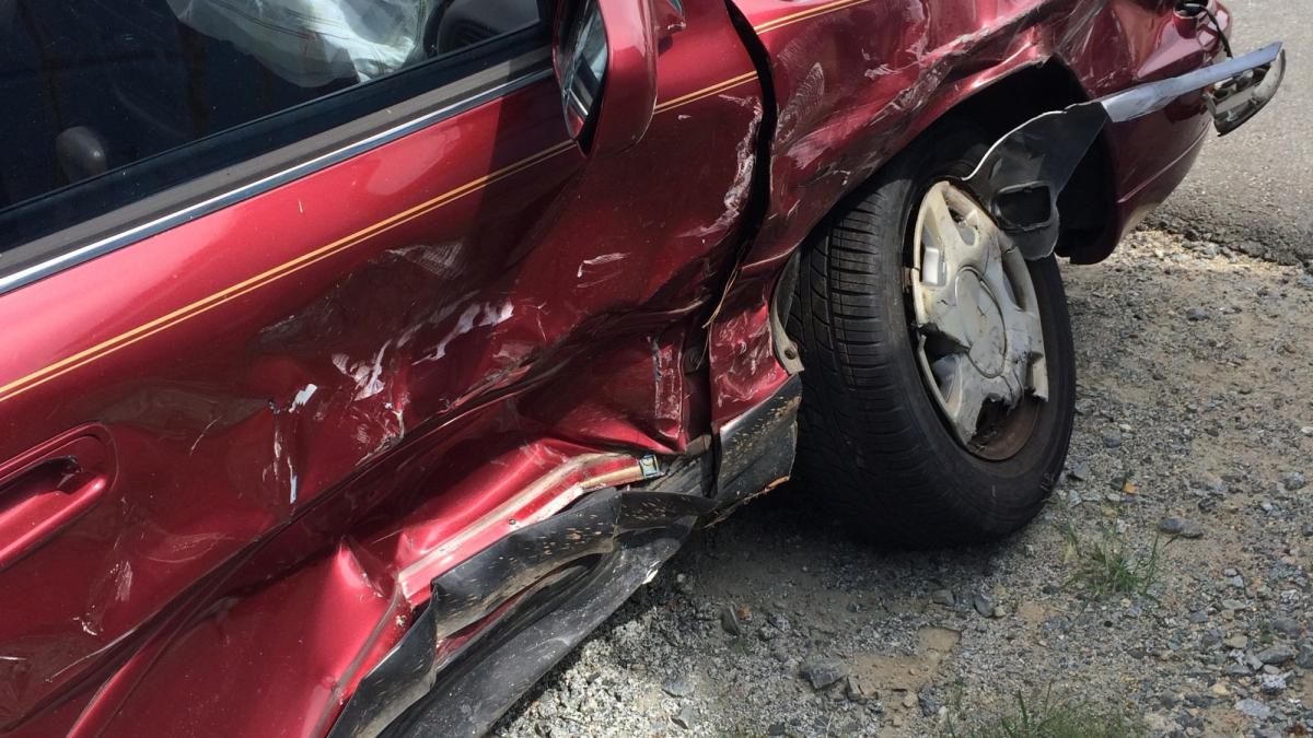 Incidente in un’area privata con auto, moto, scooter: cosa fare Incidente in un’area privata con auto, moto, scooter: cosa fare