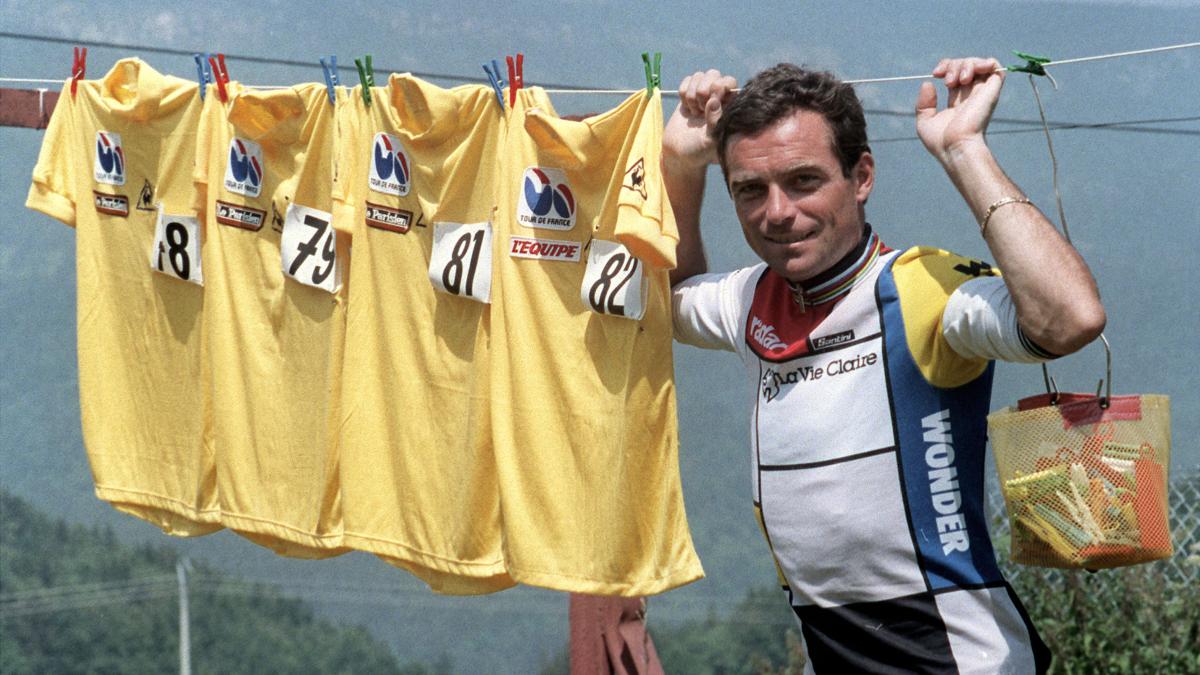 Hinault: "Giro Tour Vuelta? Saprei come fare. Abolirei i computerini, oggi non si guarda la strada" Hinault: "Giro Tour Vuelta? Saprei come fare. Abolirei i computerini, oggi non si guarda la strada"