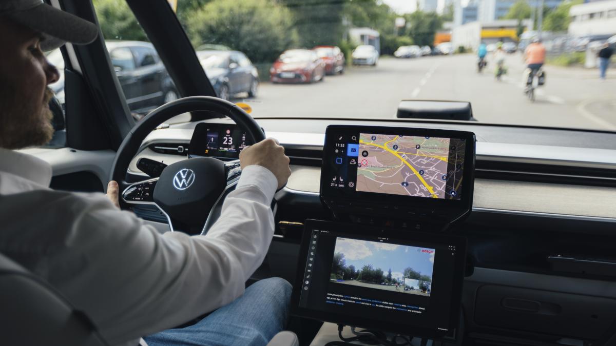 Aiuti alla guida, quali e cosa sono quelli obbligatori sulle auto dal 2024