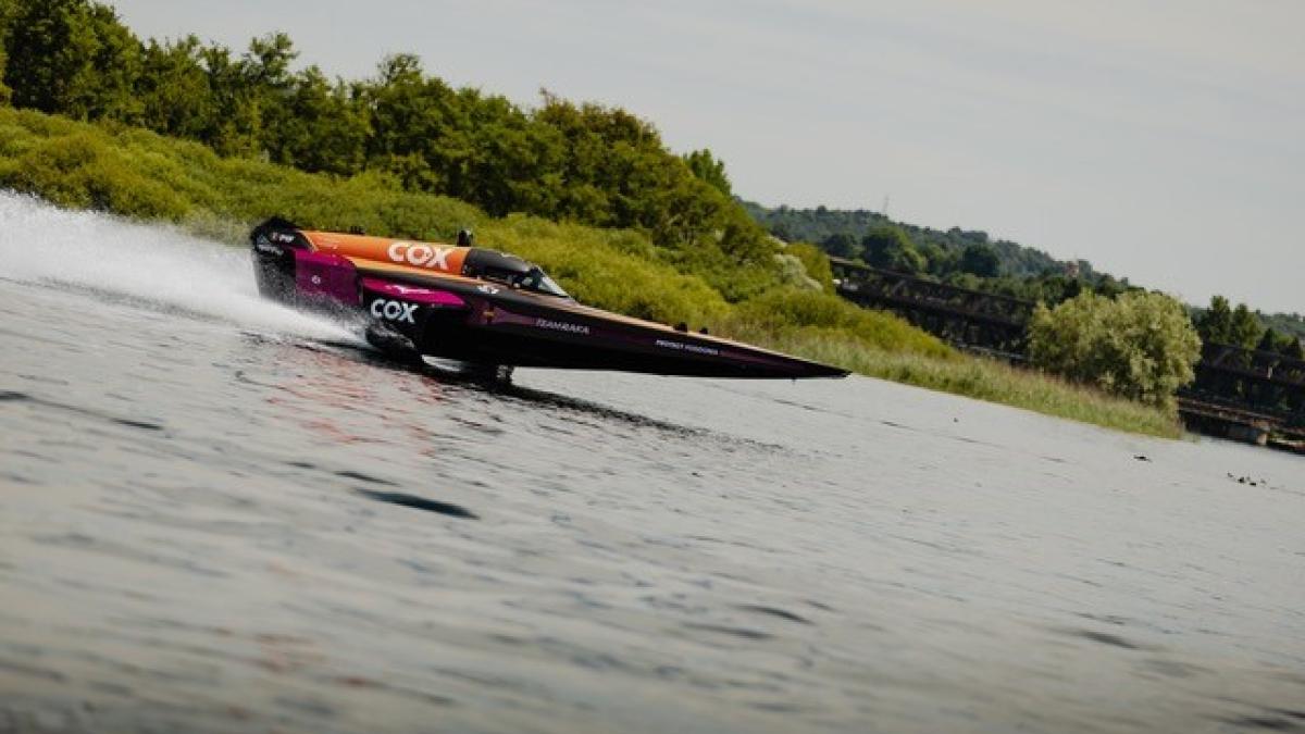 Brady batte LeBron e Nadal: il suo team vince il GP E1 sulle acque del Lago Maggiore Brady batte LeBron e Nadal: il suo team vince il GP E1 sulle acque del Lago Maggiore