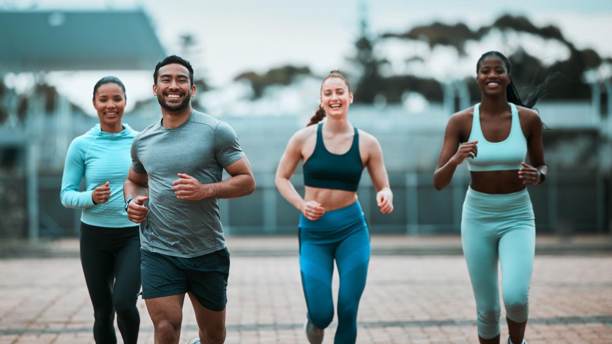 Correre solo 75 minuti a settimana può allungarti la vita: lo dice la scienza