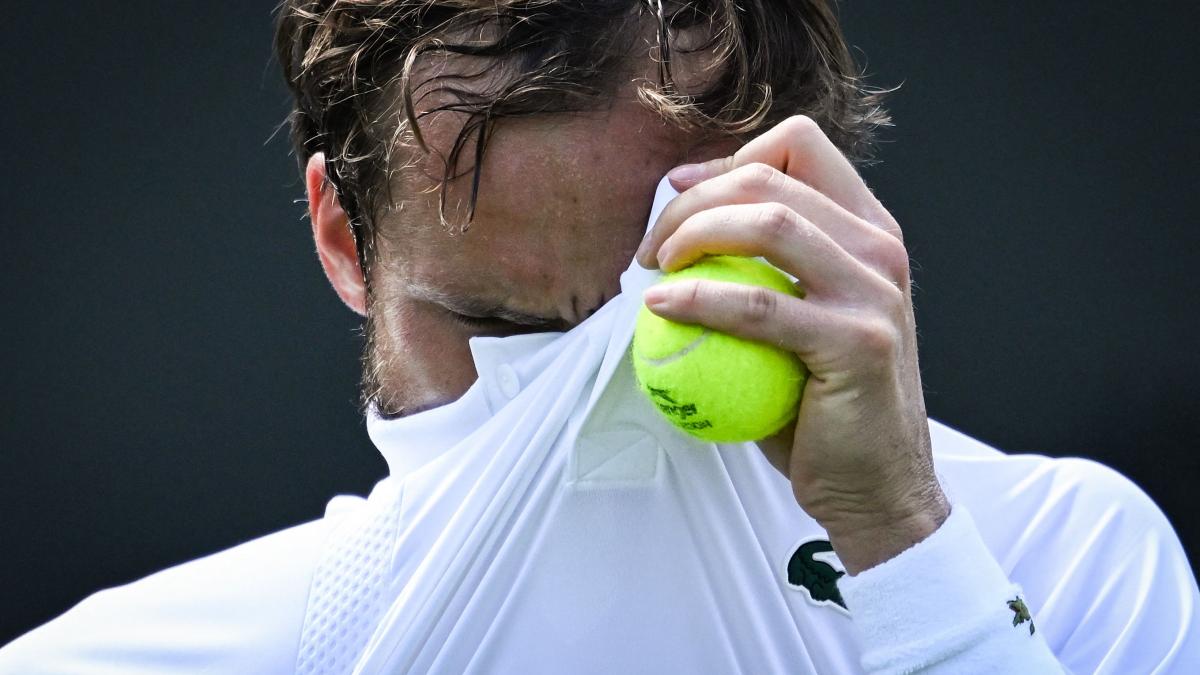 Medvedev, Rune e Tsitsipas subito fuori: gli aspiranti sfidanti dei re cadono tutti Medvedev, Rune e Tsitsipas subito fuori: gli aspiranti sfidanti dei re cadono tutti