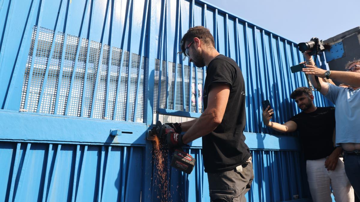 Cellino ha le chiavi del Rigamonti? Un fabbro sega i lucchetti e restituisce lo stadio a Brescia Cellino ha le chiavi del Rigamonti? Un fabbro sega i lucchetti e restituisce lo stadio a Brescia
