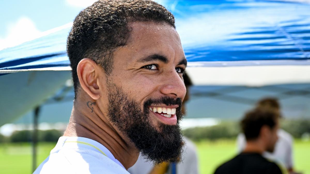 Juve, Fabregas chiama Douglas Luiz: oltre alla Premier, per il brasiliano spunta la pista Como Juve, Fabregas chiama Douglas Luiz: oltre alla Premier, per il brasiliano spunta la pista Como