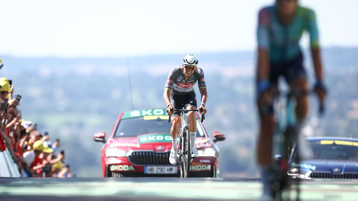 La Visma di Vingegaard fa arrabbiare Pogacar, Van der Poel nuova maglia gialla per 1" su Tadej La Visma di Vingegaard fa arrabbiare Pogacar, Van der Poel nuova maglia gialla per 1" su Tadej