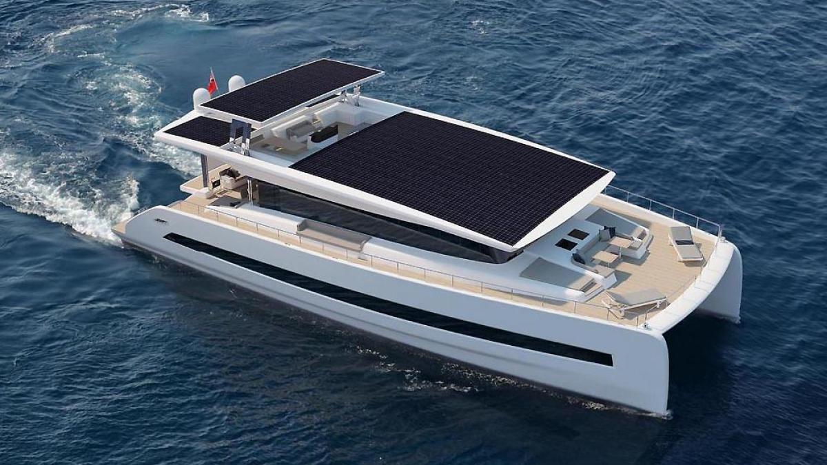 Debutta un catamarano elettrico a energia solare: è il nuovo Silent Yachts SY 80 da oltre 5 milioni