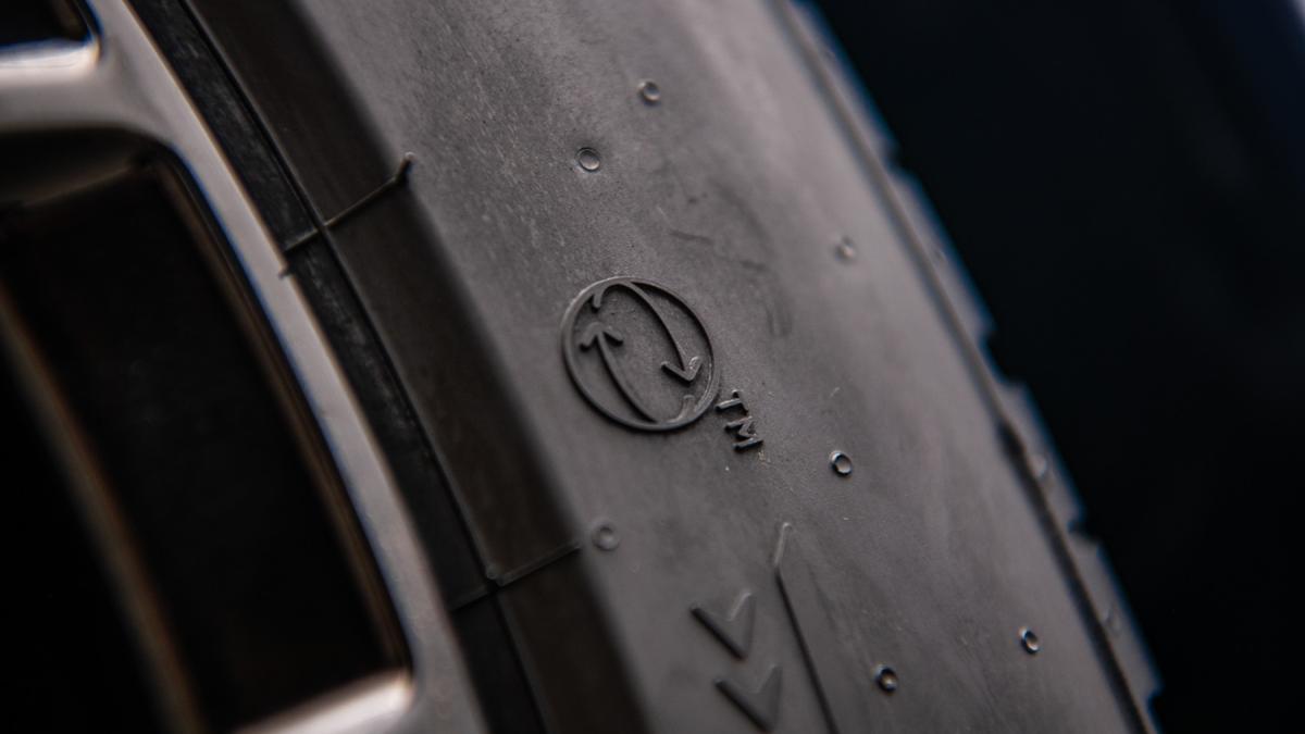 Pirelli, nasce il primo pneumatico di serie con il 70% di materiali naturali e riciclati Pirelli, nasce il primo pneumatico di serie con il 70% di materiali naturali e riciclati