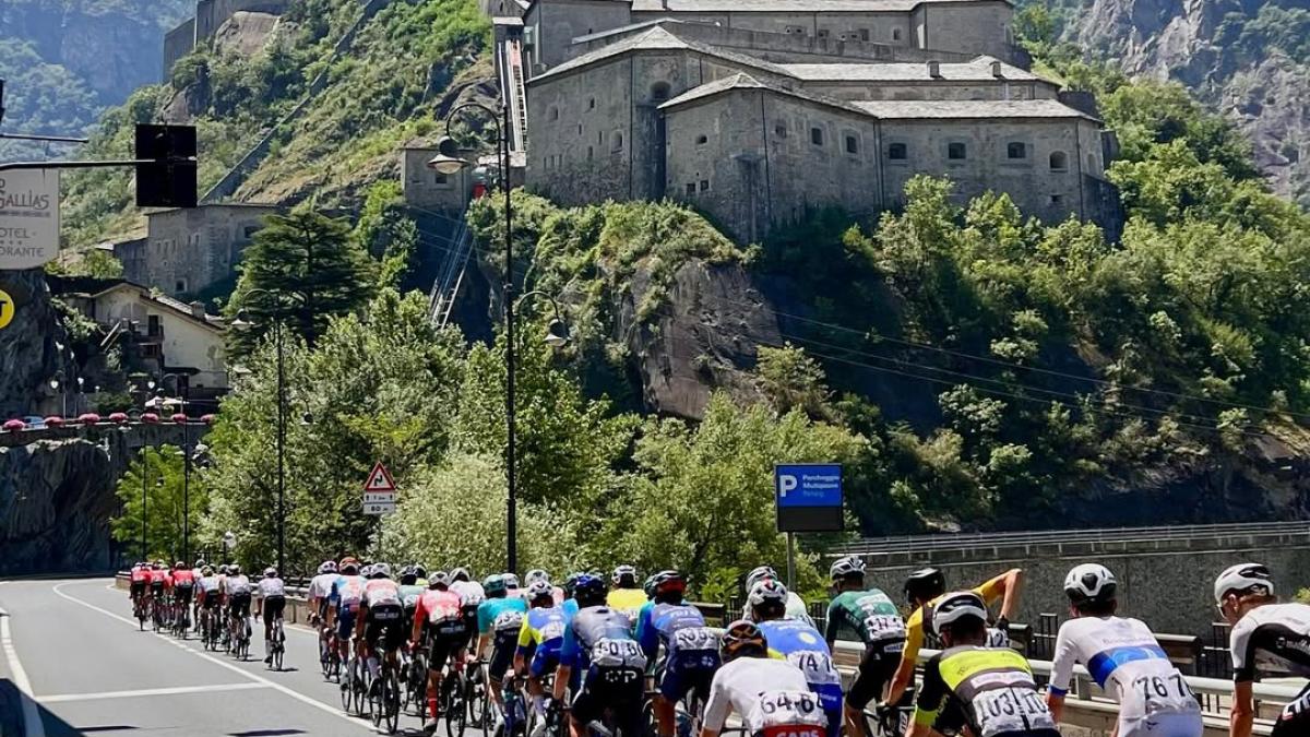 Ciclista 20enne cade durante il Giro della Valle d Ciclista 20enne cade durante il Giro della Valle d