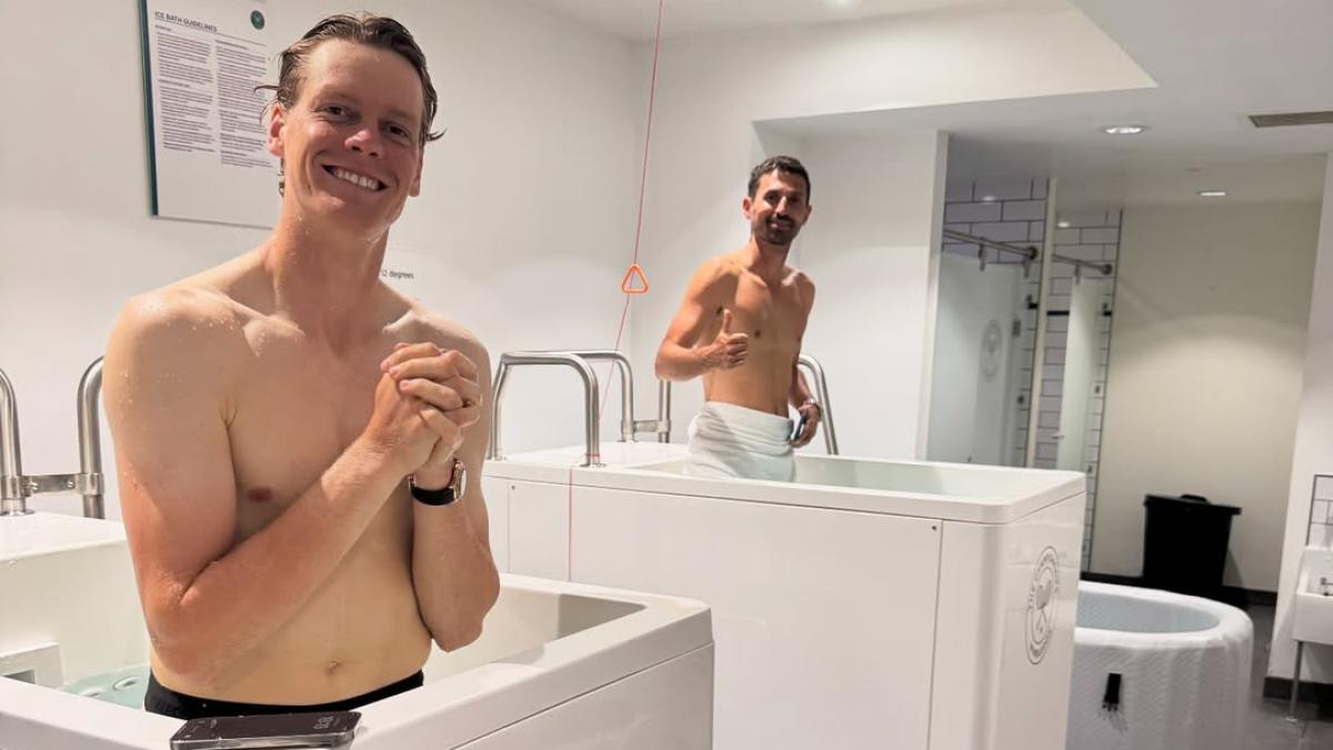 Pizza, vasca criogenica, la pennica di Sinner: gli scatti di Cahill dietro le quinte di Wimbledon Pizza, vasca criogenica, la pennica di Sinner: gli scatti di Cahill dietro le quinte di Wimbledon