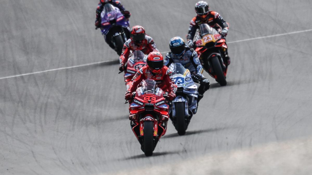 Marc Marquez vince la Sprint a Brno, ma è investigato. Bagnaia solo settimo Marc Marquez vince la Sprint a Brno, ma è investigato. Bagnaia solo settimo