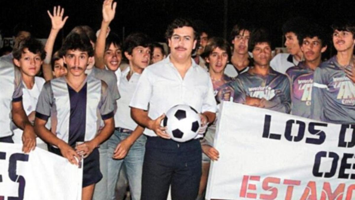 Escobar, Elton John, i pornografi del West Ham e il piromane: i patron sopra le righe Escobar, Elton John, i pornografi del West Ham e il piromane: i patron sopra le righe