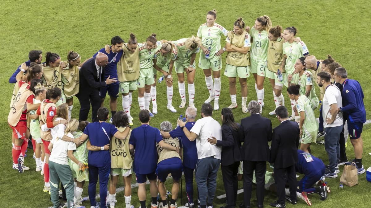 Queste azzurre sono un piccolo miracolo. L Queste azzurre sono un piccolo miracolo. L