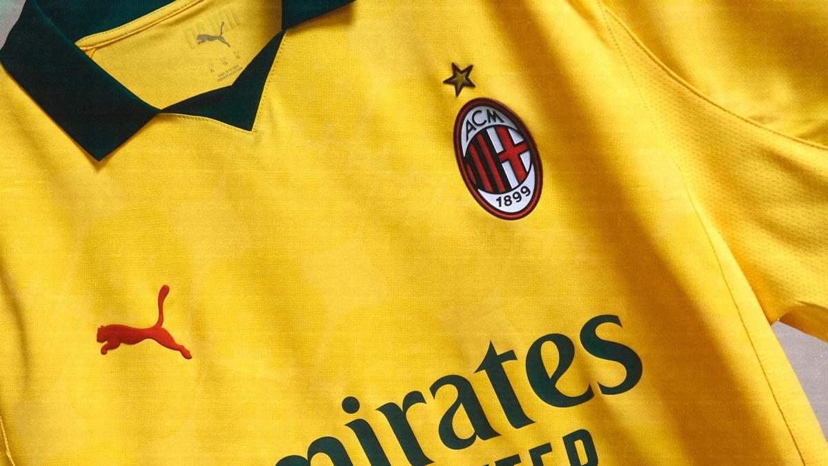 Il Milan col Liverpool in maglia gialla: trent