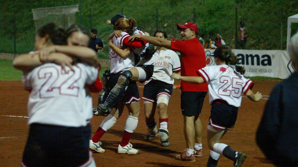 da anthony perkins a bollate ecco perch233 il softball 232 un affare di famiglia e di milioni