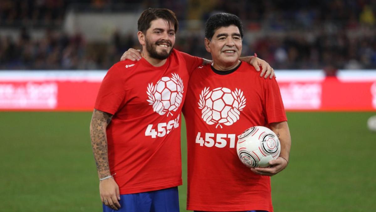 Pelé, Maradona, Mancini, Totti: la vita difficile dei figli dei campioni Pelé, Maradona, Mancini, Totti: la vita difficile dei figli dei campioni
