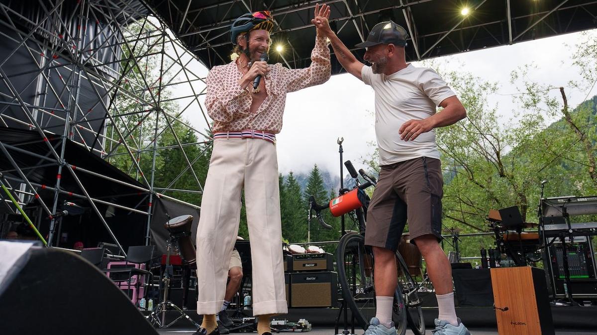 Jova Bike Party: anche Bettini e Bennati al concerto evento di Jovanotti Jova Bike Party: anche Bettini e Bennati al concerto evento di Jovanotti