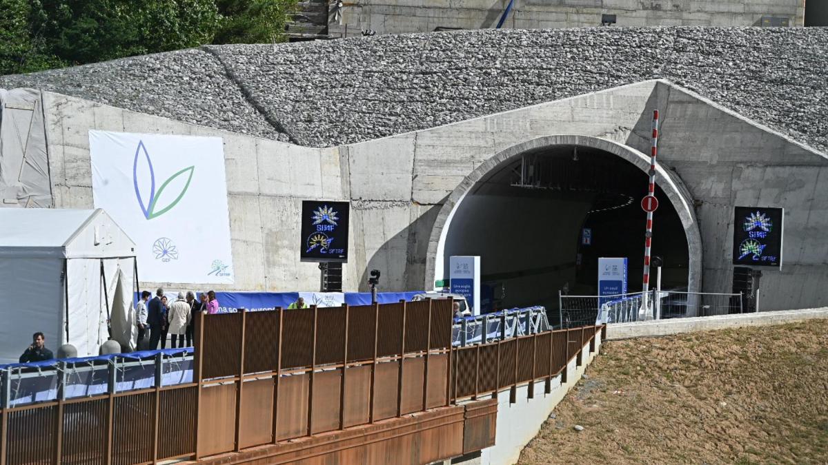 traforo del frejus inaugurata la seconda canna