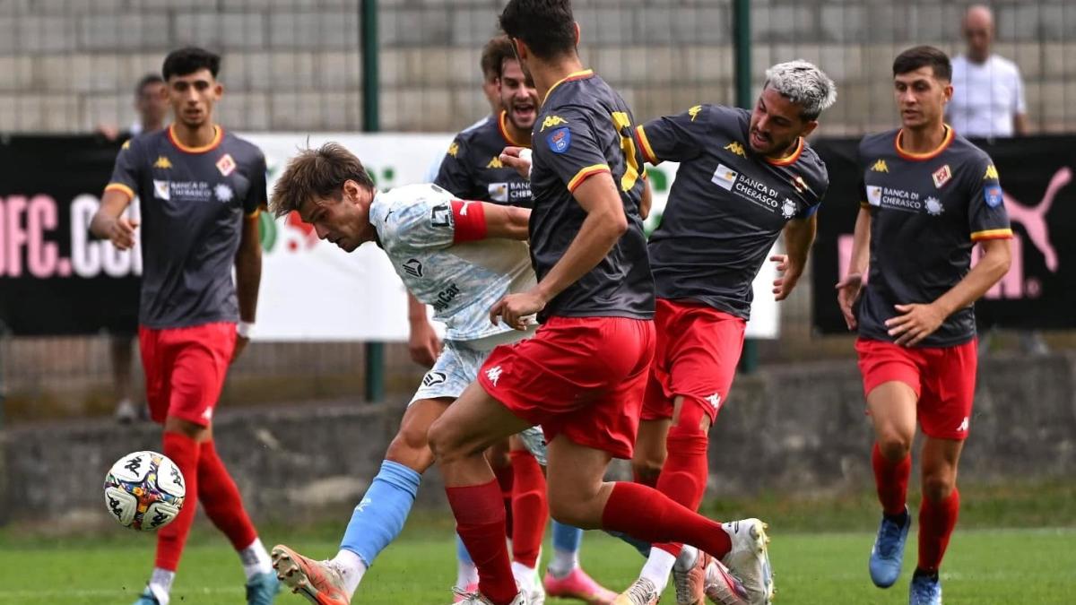 bra le neopromossa costruita sul cemento armato mattina con l impresa edile poi la squadra