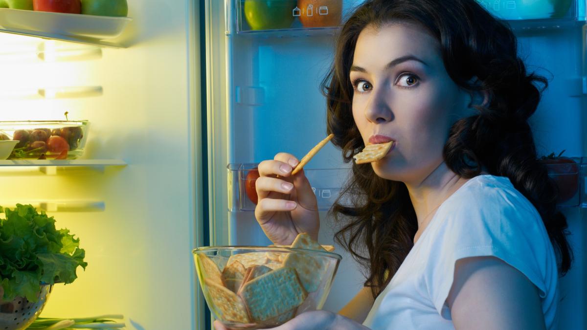 Hai bisogno di uno spuntino prima di andare a dormire? Ok, ma ecco come deve essere Hai bisogno di uno spuntino prima di andare a dormire? Ok, ma ecco come deve essere