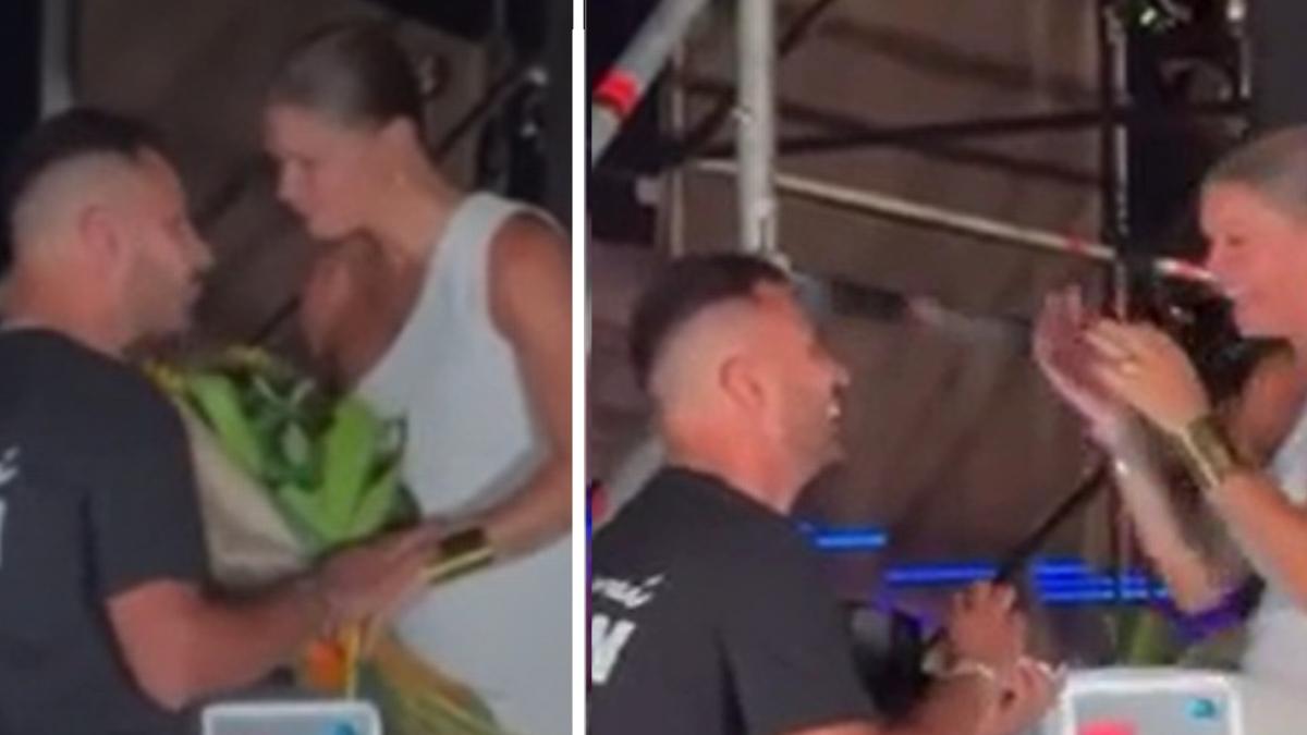 alessandra amoroso sposa valerio pastore la proposta durante il concerto a lecce il video
