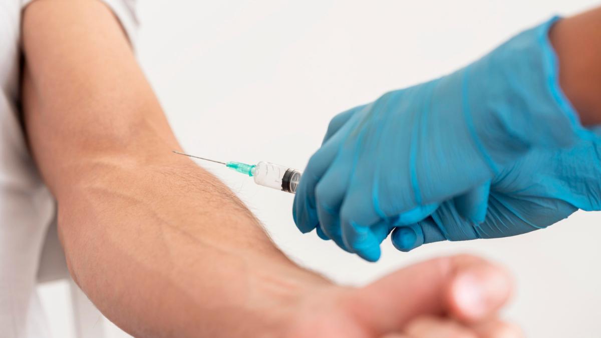 Peptidi anti-invecchiamento: nuova frontiera del biohacking o rischio per la salute?