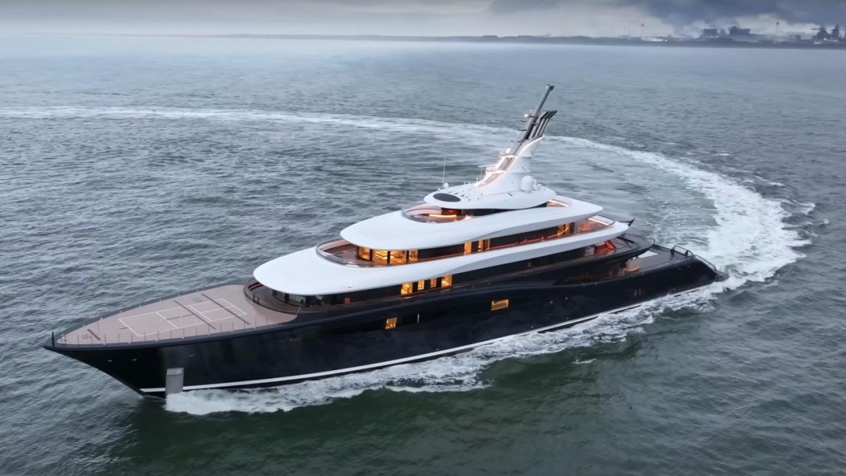 Bill Gates: in vendita il suo megayacht a idrogeno per 645 milioni di dollari Bill Gates: in vendita il suo megayacht a idrogeno per 645 milioni di dollari
