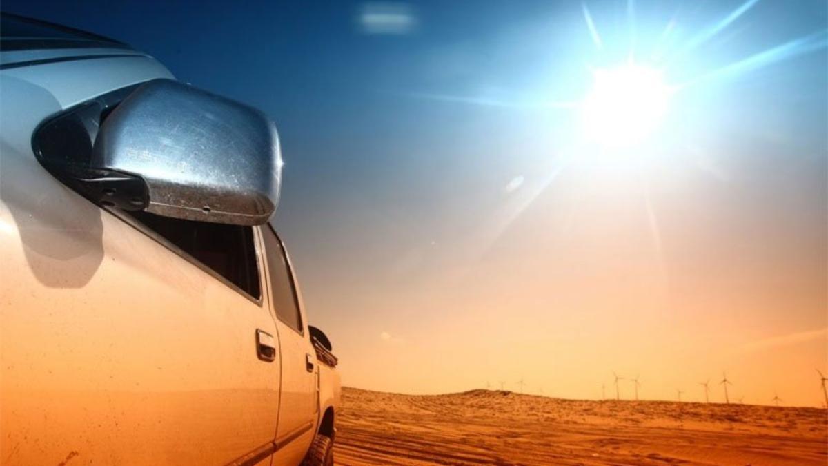 Auto sotto il sole: le 10 cose da non lasciare all