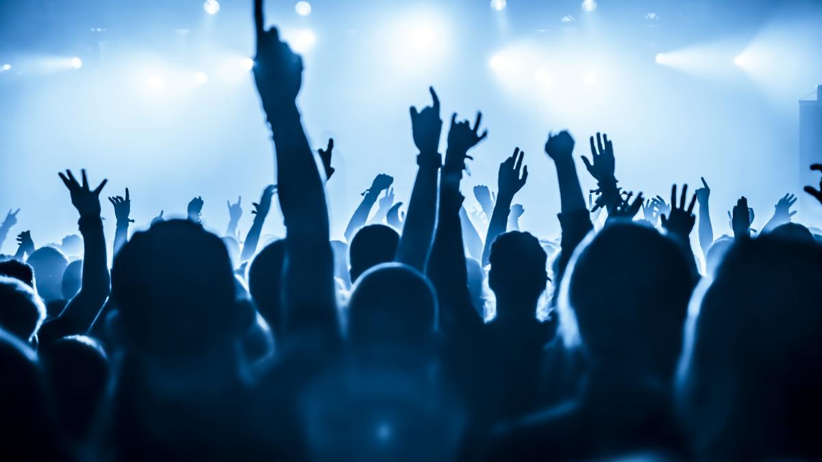 concerti di ferragosto 2025 da gaia a tony effe gli eventi nelle citt224 italiane