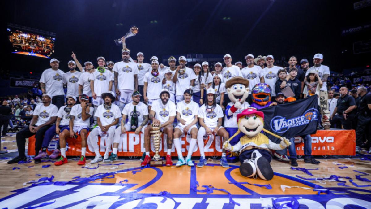 finalmente gallinari a 37 anni arriva il primo trionfo campione di portorico con i vaqueros