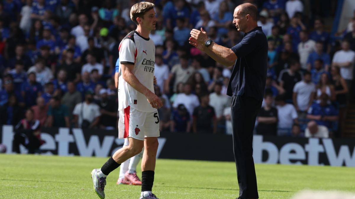 allegri non vuol rischiare milan ancora difesa a 3 contro il bari e in mezzo ricci loftus fofana