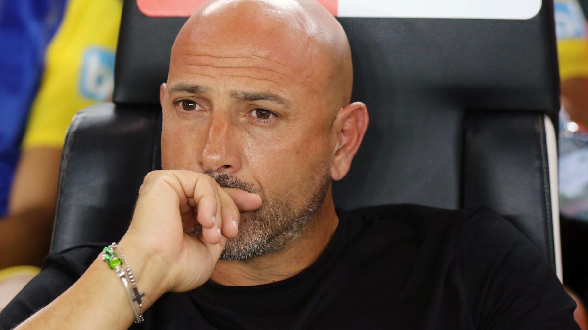 Calabro: "Io, Conte e... Gesù. Ma la mia Carrarese è fatta solo da operai" Calabro: "Io, Conte e... Gesù. Ma la mia Carrarese è fatta solo da operai"