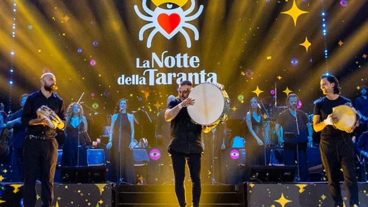 La Notte della Taranta in diretta su Rai 3: tutti gli ospiti sul palco di Melpignano
